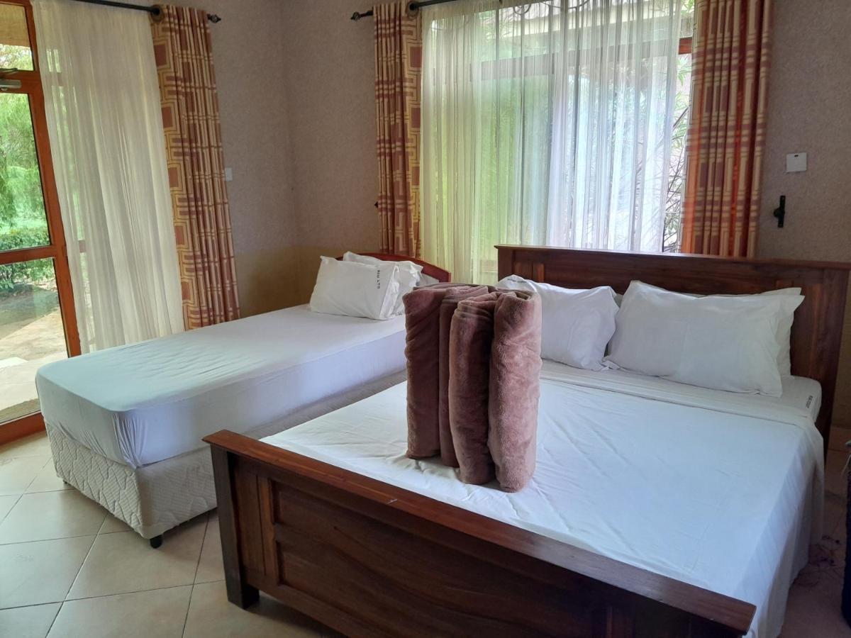 Mikumi Resort Hotel Room photo